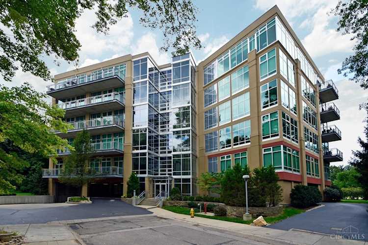 4120 Allendale Dr Cincinnati, OH 45209