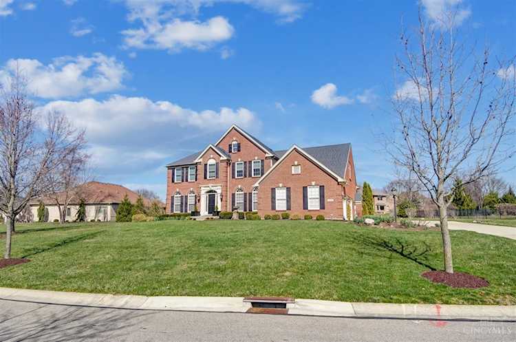 1275 Waters Edge Dr Centerville, OH 45458