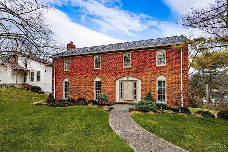 122 W Fairway Dr Hamilton, OH 45013