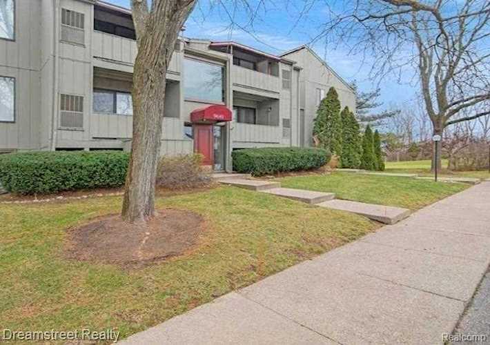 9681 Bayview Dr #316 Ypsilanti Twp, MI 48197 | MLS 20230023324 Photo 1