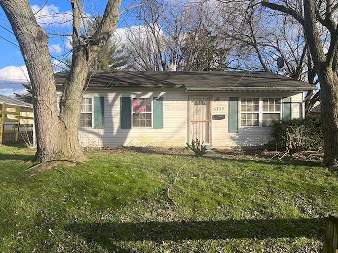 5737 Westhaven Dr Indianapolis, IN 46254 | MLS 21912879 Photo 1