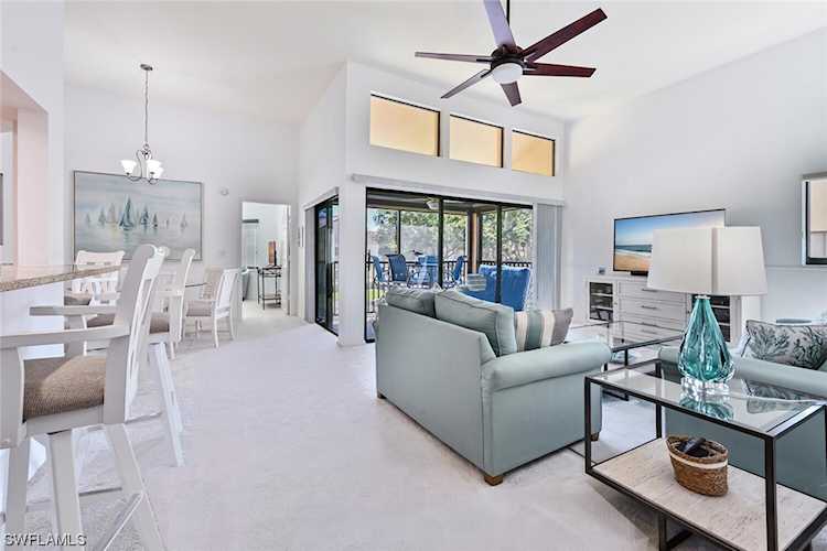 583 Beachwalk Cir #Q-201 Naples, FL 34108