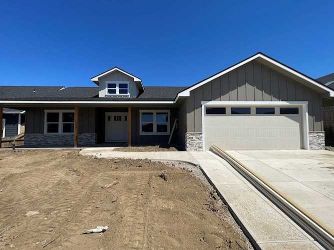 1020 Brandon Way Phoenix, OR 97535