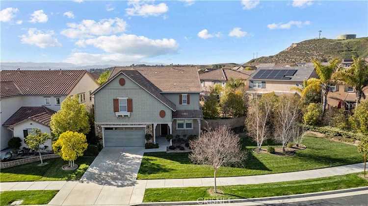 26533 Craftsmen Ct Saugus, CA 91350 | MLS SR23052240 Photo 1