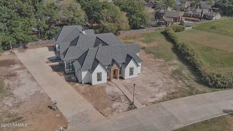 203 Alsway Lane Broussard, LA 70518