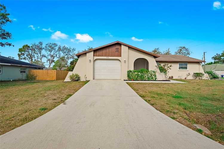 915 Cocoanut Ave Nokomis, FL 34275