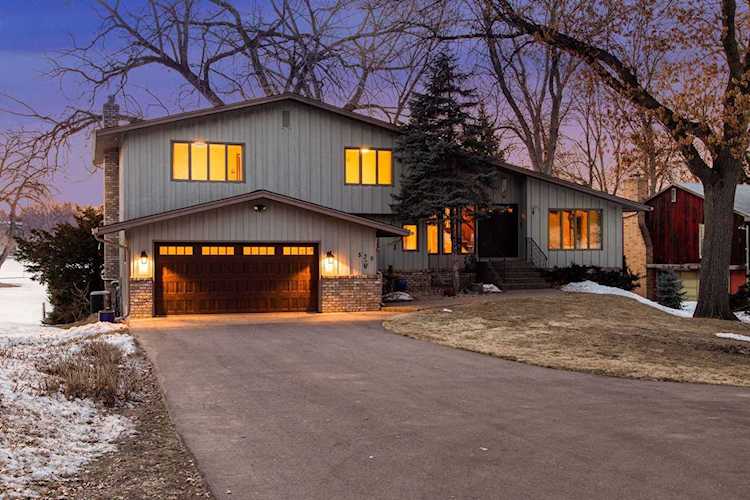 539 Heinel Drive Roseville, MN 55113