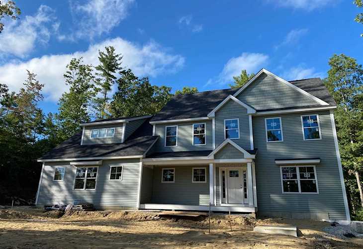5 Lorenzo's Ln #18 Hollis, NH 03049