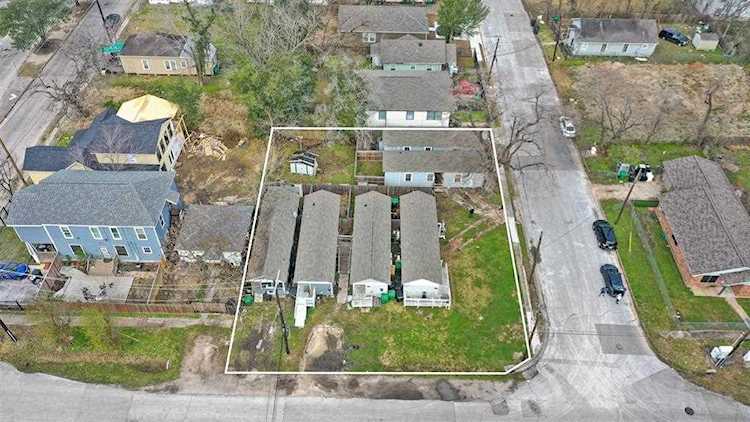 3706 Delano St Houston, TX 77004