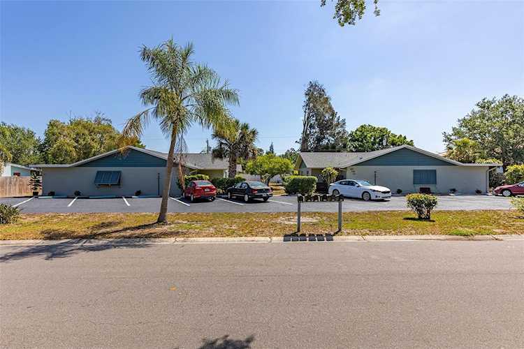 407 62nd St W Bradenton, FL 34209