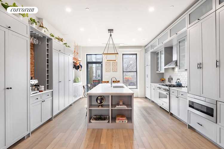 310 Decatur St Brooklyn, NY 11233