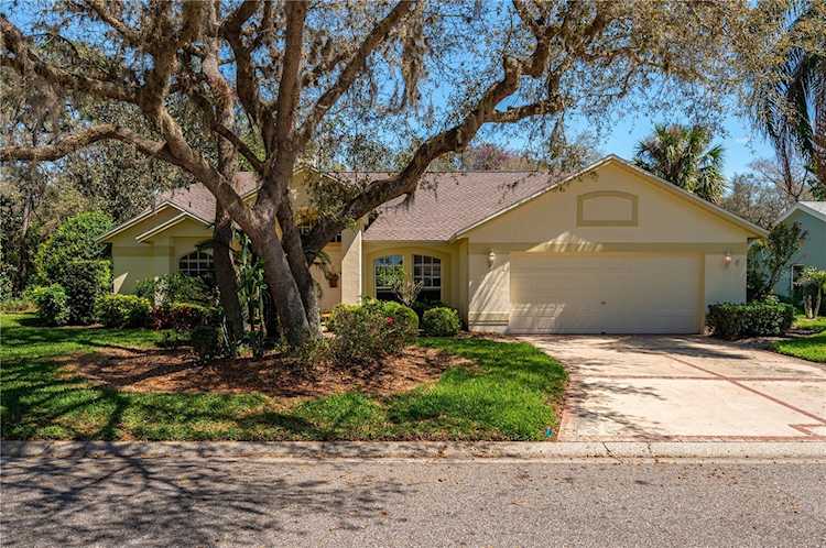 1024 Destin Dr Lake Wales, FL 33898