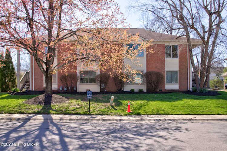 417 Rosewood Ct Louisville, KY 40223
