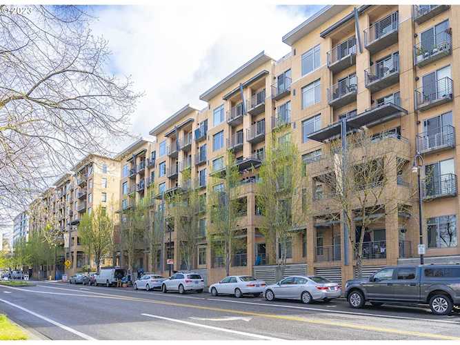701 Columbia ST #207 Vancouver, WA 98660 MLS# 23492295 | PNWR.com Photo 1