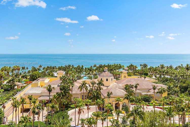 701 Crandon Blvd #401 Key Biscayne, FL 33149