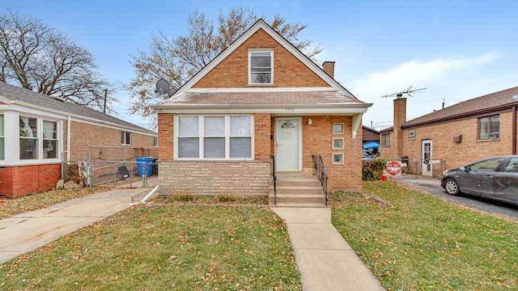 PHOTOS & DETAILS: 7836 S Kedvale Ave, Chicago, IL 60652 For Sale - MLS #11749145 - Photos, Virtual Tour, School Info - Real Estate Listing Info Photo 1
