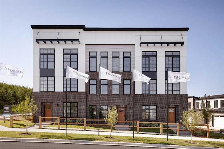 8101 8 Ave SW #3 Calgary, AB T3H 6B1