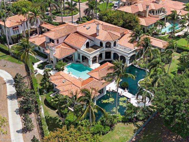 1250 Waggle Way Naples, FL 34108