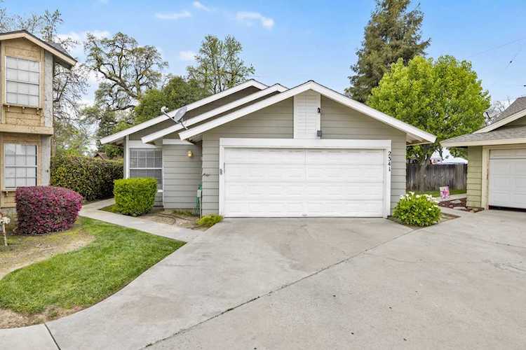 2341 N Sea Ct Visalia, CA 93292 | MLS 222848 Photo 1