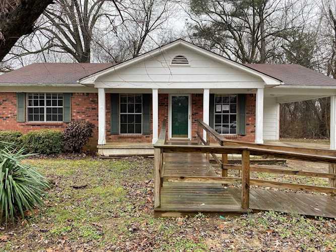 Haltom Real Estate, local REALTORS® Specialize in Selling Homes in Jackson, TN & Surrounding Areas : Madison County, Henderson County, Carroll County, Gibson County, Chester County, Hardeman County, Crockett County Photo 1