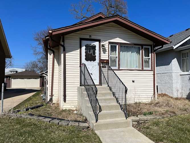 PHOTOS & DETAILS: 1424 Campbell Ave, Des Plaines, IL 60016 For Sale - MLS #11748502 - Photos, Virtual Tour, School Info - Real Estate Listing Info Photo 1