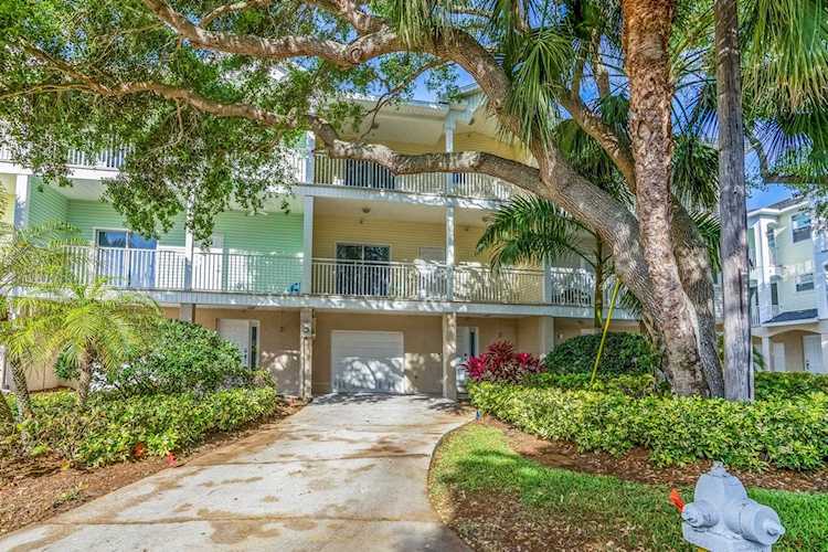 512 1st St #108 Indian Rocks Beach, FL 33785