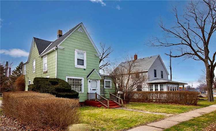 124 Moore Rd Avon Lake, OH 44012