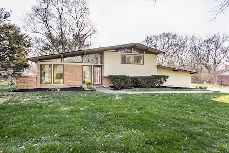 10111 Hillsdale Dr Carmel, IN 46032 | MLS 21908777 Photo 1