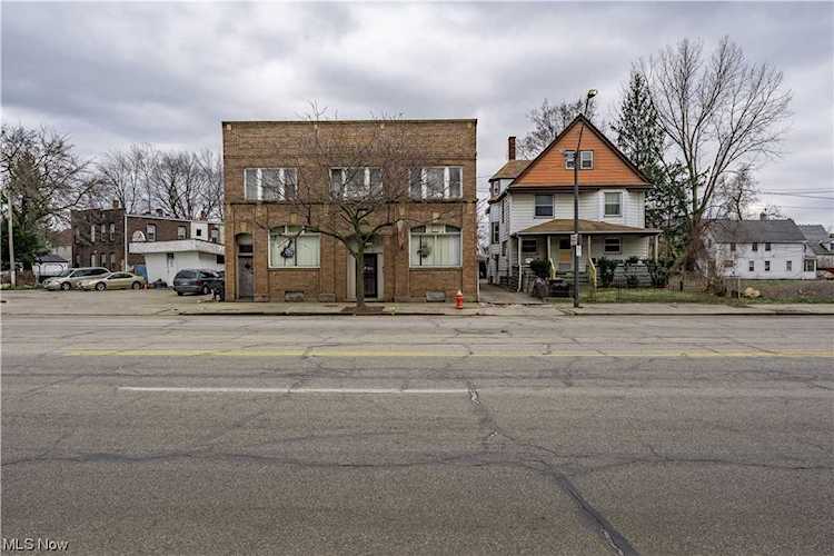 6914 St Clair Ave Cleveland, OH 44103