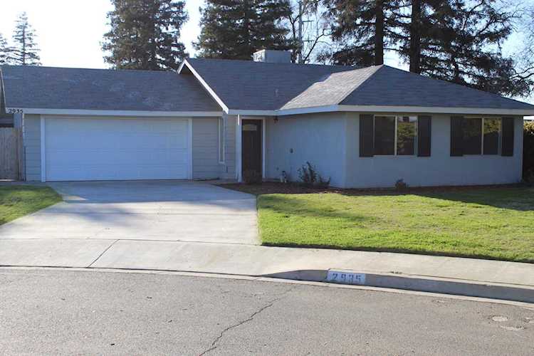 2935 N Central Ct Visalia, CA 93291