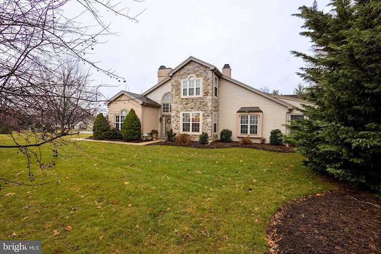 101 Greenview Dr Lancaster, PA 17601