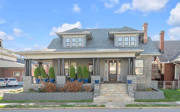 814 Pleasant St Paris, KY 40361