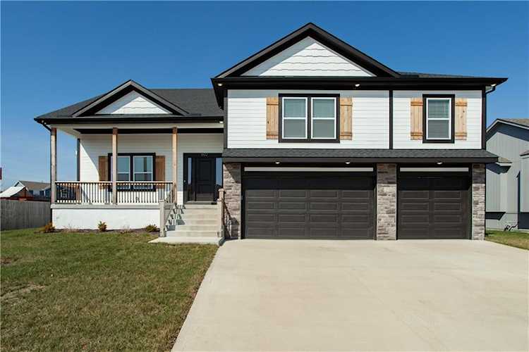 602 SW Hillside Dr Grain Valley, MO 64029