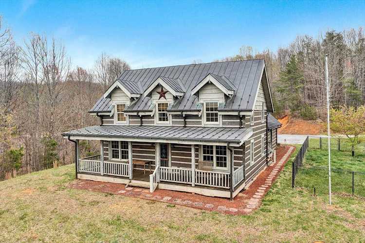 355 Moran Farm Troutville, VA 24175