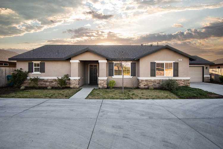 885 N Elderwood St Porterville, CA 93257 | MLS 222866 Photo 1