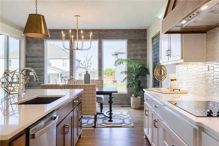 18337 Monrovia St Overland Park, KS 66013
