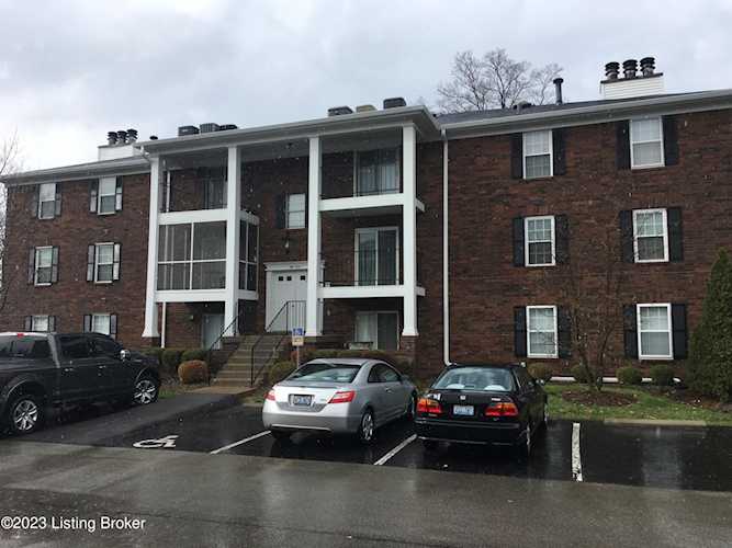 312 Donard Park Ave Louisville, KY 40218