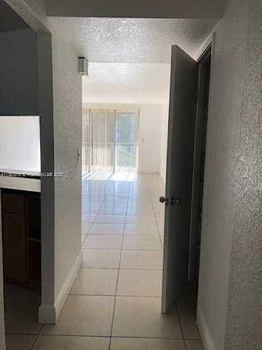 1770 NE 191st St #417-1 Miami, FL 33179