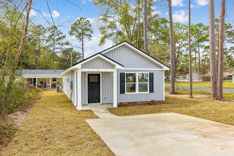6 Melody Ln Crawfordville, FL 32327 in Magnolia Gardens Photo 1