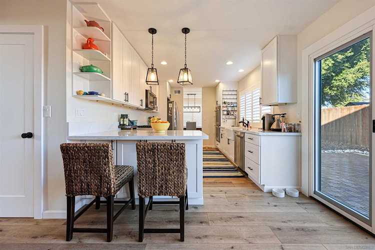 4210 Governor Dr San Diego, CA 92122
