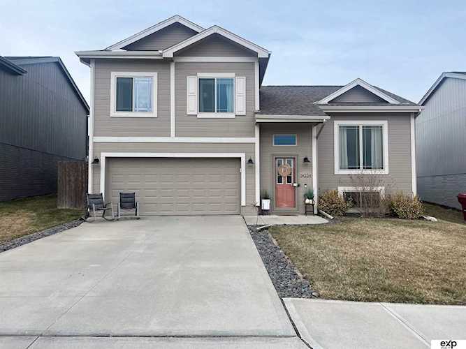 14554 Gilder Ave Bennington, NE 68007
