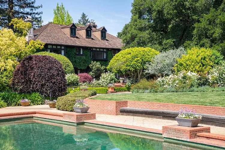15 Blue Ridge Ln Woodside, CA 94062