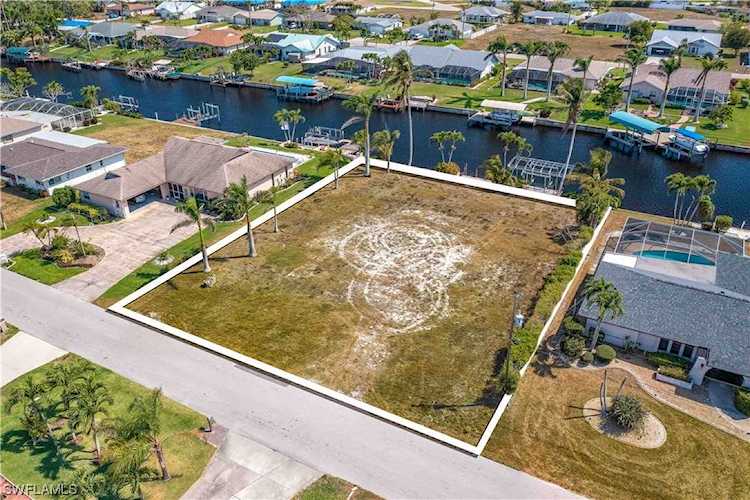 1142 SE 36th St Cape Coral, FL 33904 | MLS 223012731 Photo 1