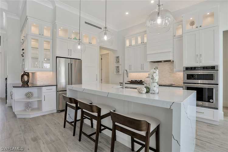 1660 Orleans Ct Marco Island, FL 34145