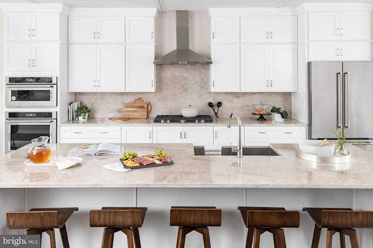 7476 Backett Wood Terrace Mclean, VA 22102