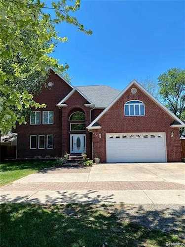 840 S Merriman Rd Westland, MI 48186