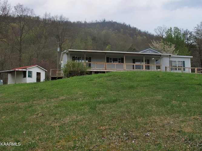 207 E Davis Ln Jellico, TN 37762 | Hometown Realty Photo 1
