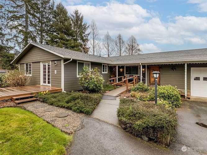 6 White Rd Raymond, WA 98577