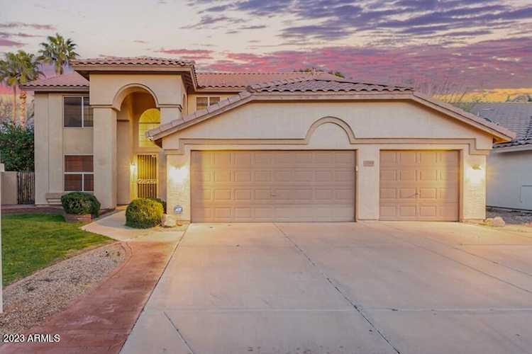 1285 S Larkspur Street Gilbert, AZ 85296