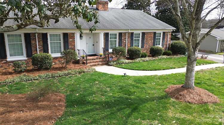 3635 Barclay Downs Dr Charlotte, NC 28209